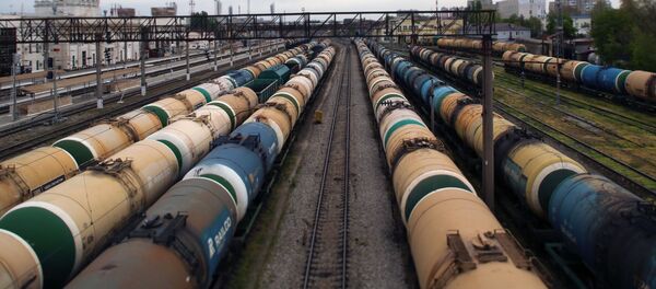 Железнодорожные цистерны для перевозки нефтепродуктов на железнодорожном вокзале в Краснодаре.  - 俄罗斯卫星通讯社