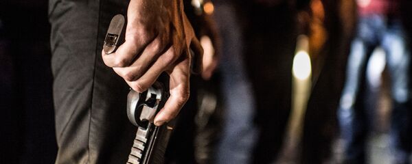 Стритрейсеры на ночных рейдах - 俄罗斯卫星通讯社