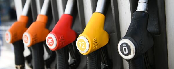  Топливные пистолеты на АЗС  - 俄罗斯卫星通讯社