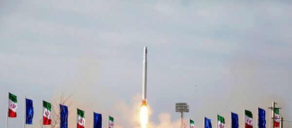 In this photo released Wednesday, April 22, 2020, by Sepahnews, an Iranian rocket carrying a satellite is launched from an undisclosed site believed to be in Iran's Semnan province.  - 俄罗斯卫星通讯社