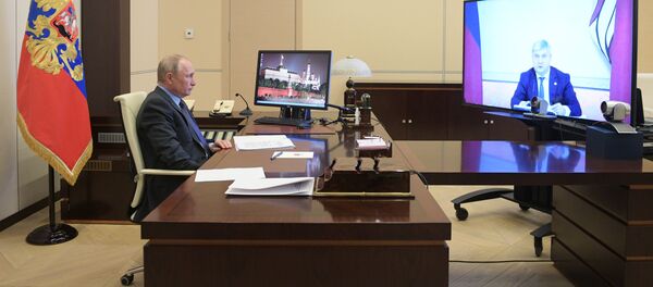 Президент РФ В. Путин провел встречу с губернатором Воронежской области А. Гусевым - 俄羅斯衛星通訊社