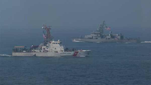 Американские военные корабли во время учений в Персидском заливе.  - 俄羅斯衛星通訊社