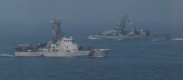 Американские военные корабли во время учений в Персидском заливе.  - 俄羅斯衛星通訊社