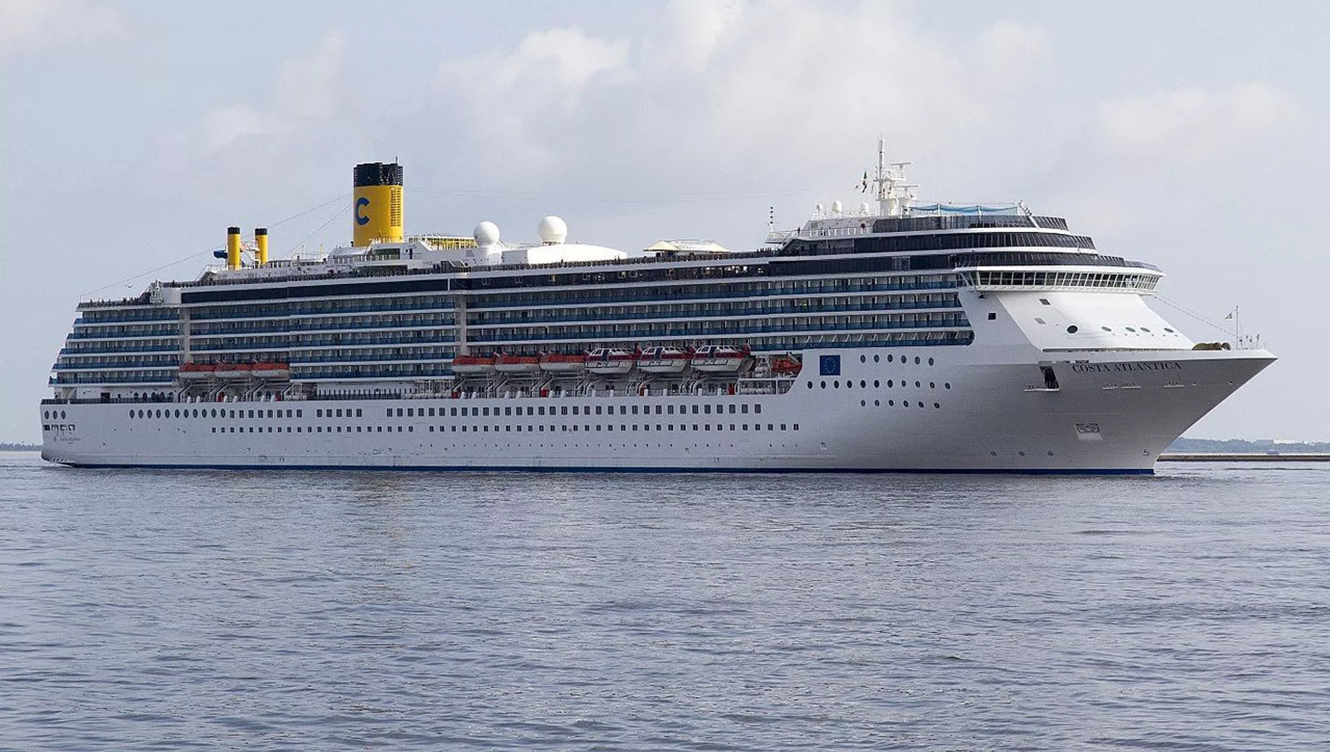 Круизный лайнер Costa Atlantica