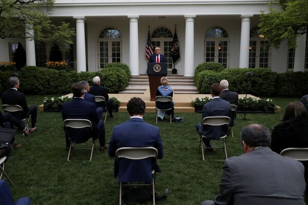 Президент США Дональд Трамп выступает на ежедневном брифинге в Белом доме в Вашингтоне, США - 俄罗斯卫星通讯社