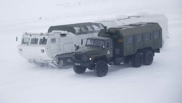 Российские десантники после десантирование в арктических условиях - 俄羅斯衛星通訊社