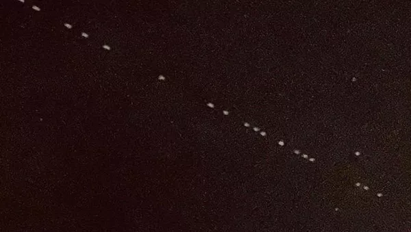 是不明飛行物抑或馬斯克公司的衛星？土社交媒體懵了 - 俄羅斯衛星通訊社