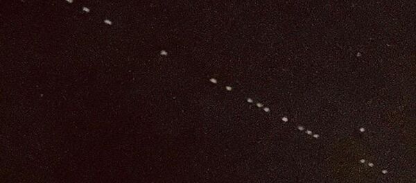 是不明飛行物抑或馬斯克公司的衛星?土社交媒體懵了 是不明飛行物抑或馬斯克公司的衛星?土社交媒體懵了 - 俄羅斯衛星通訊社