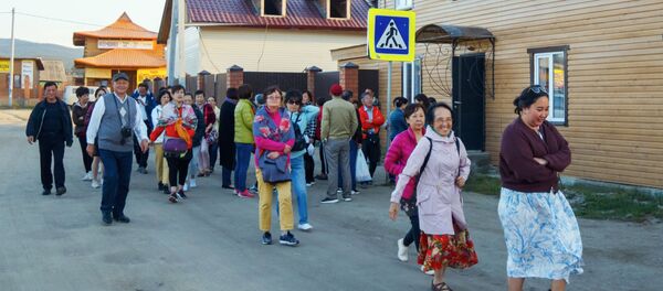 Китайские туристы в поселке Хужир на острове Ольхон - 俄罗斯卫星通讯社