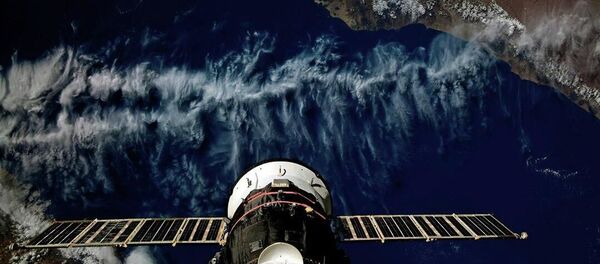 Грузовой корабль Прогресс МС-13, пристыкованный к Международной космической станции, пролетает над Йеменом - 俄羅斯衛星通訊社