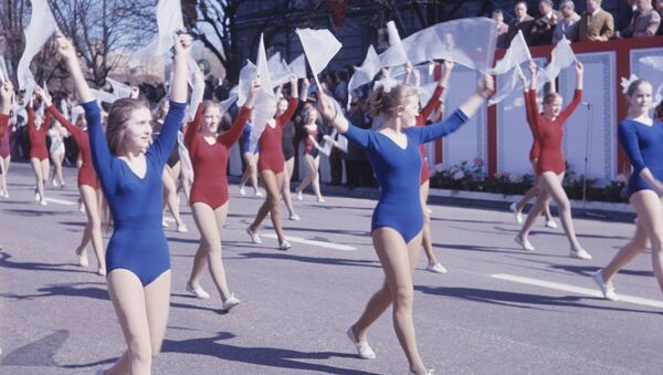 Парад физкультурников во время первомайской демонстрации в Вильнюсе, 1973 год - 俄罗斯卫星通讯社