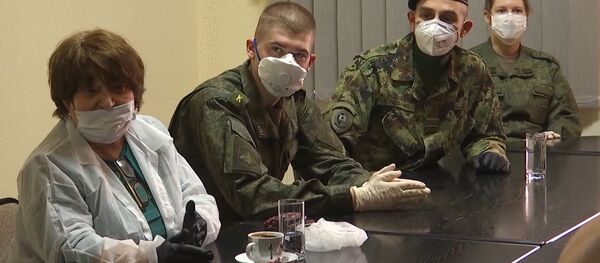 Российские военные врачи принимают участие в совещании в больнице города Вршац в Сербии - 俄羅斯衛星通訊社