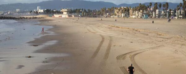 專家評估在海水中或泳池里感染新冠病毒的風險 - 俄羅斯衛星通訊社