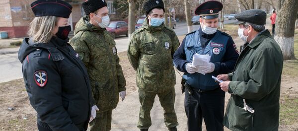 Члены станичного казачьего общества патрулирует окрестности Рузы во время режима самоизоляции в Московской области - 俄羅斯衛星通訊社