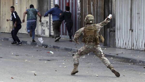 Солдат ливанской армии во время демонстраций в Триполи, Ливан - 俄罗斯卫星通讯社