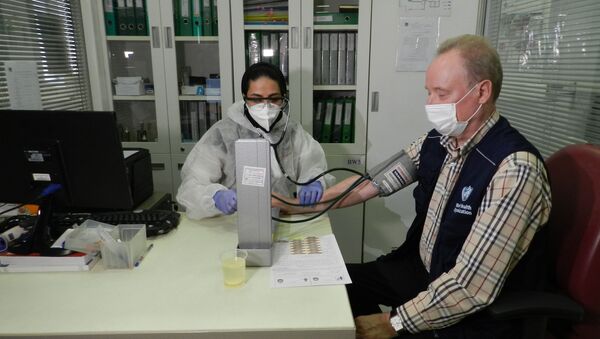 Представитель ВОЗ, переболев коронавирусом, сдает кровь в Иранском центре переливания крови для больных Covid-19 - 俄羅斯衛星通訊社