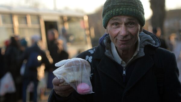 莫斯科人開始在生日當天與無家可歸者分享食物 - 俄羅斯衛星通訊社