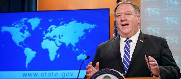 Майк Помпео во время брифинга Майк Помпео во время брифинга - 俄羅斯衛星通訊社