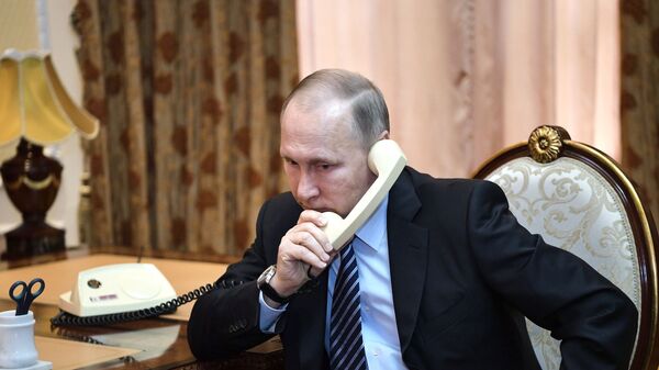 普京在電話交談中 - 俄羅斯衛星通訊社