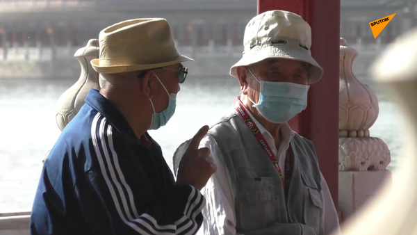 疫情后的生活：中国退休老人出门锻炼身体  - 俄罗斯卫星通讯社