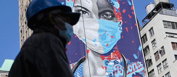 Изображение на стене здания в Нью-Йорке - 俄羅斯衛星通訊社