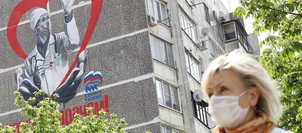 РФ решила проблему с масками, их производство в июне вырастет до 11 млн в день - Мантуров - 俄罗斯卫星通讯社