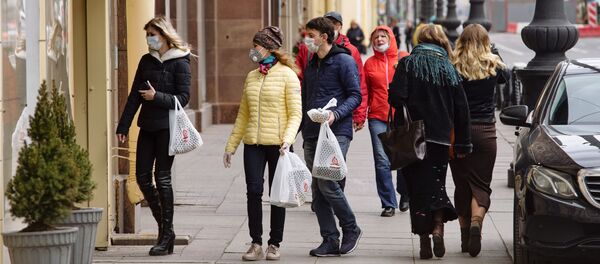 Люди на Невском проспекте в Санкт-Петербурге.  - 俄罗斯卫星通讯社