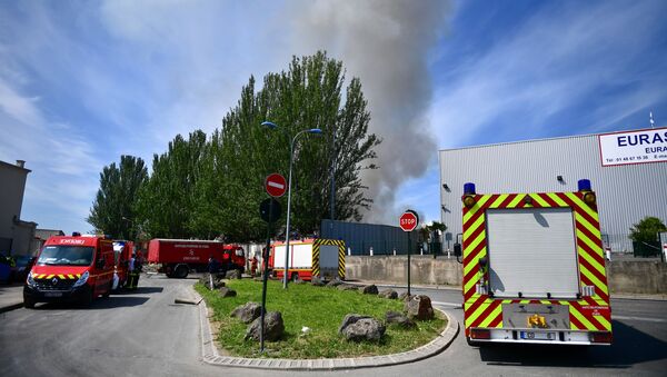 Во Франции бушует пожар возле новой фабрики по производству масок - 俄羅斯衛星通訊社
