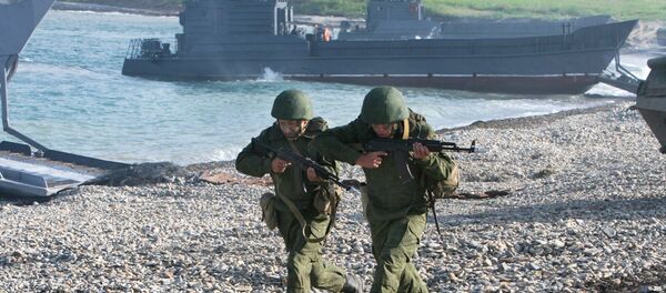 Высадка морского десанта Тихоокеанского флота на мысе Клерка в рамках оперативно-стратегических учений Восток-2010 - 俄羅斯衛星通訊社