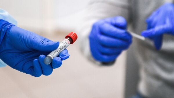 Пробирка с кровью сдавшего тест на наличие антител к вирусу SARS-CoV-2 - 俄罗斯卫星通讯社