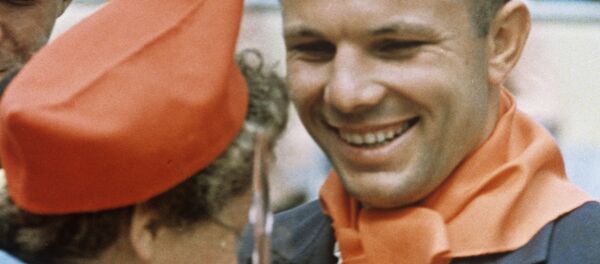 Космонавт Юрий Гагарин на встрече с пионерами во Всесоюзном пионерском лагере Артек, 1963 год Космонавт Юрий Гагарин на встрече с пионерами во Всесоюзном пионерском лагере Артек, 1963 год - 俄罗斯卫星通讯社