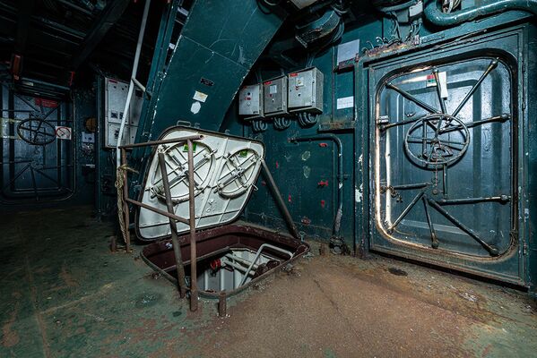 Заброшенный военный корабль, найденный фотографом Бобом Тиссеном - 俄羅斯衛星通訊社