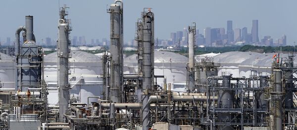 Нефтеперерабатывающий завод в Хьюстоне, Техас, США - 俄罗斯卫星通讯社
