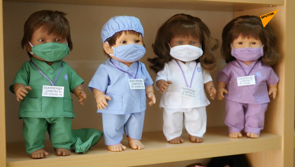 西班牙製作醫生玩偶為兒童講解新冠病毒 - 俄羅斯衛星通訊社