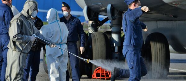 Дезинфекция российский военных специалистов после возвращения из Италии - 俄罗斯卫星通讯社