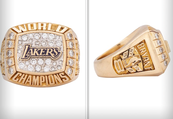 媒体:科比冠军戒指以20.6万美元的价格被拍卖 (图片) 媒体:科比冠军戒指以20.6万美元的价格被拍卖 (图片) - 俄罗斯卫星通讯社