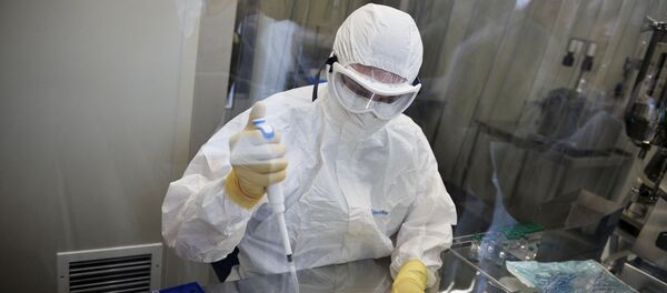 Сотрудница НИИ в лаборатории - 俄罗斯卫星通讯社