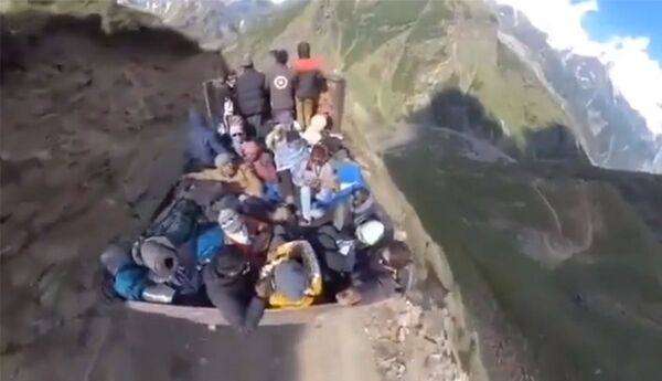 讓人產生“飛毯”幻覺的圖片驚現網絡 (圖片) 讓人產生“飛毯”幻覺的圖片驚現網絡 (圖片) - 俄羅斯衛星通訊社