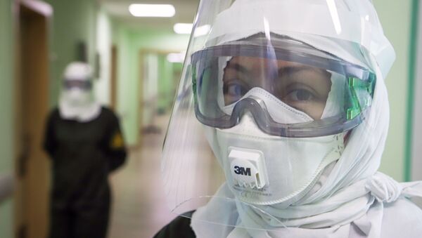 Сотрудники инфекционного корпуса, где лечат пациентов с COVID-19 - 俄罗斯卫星通讯社