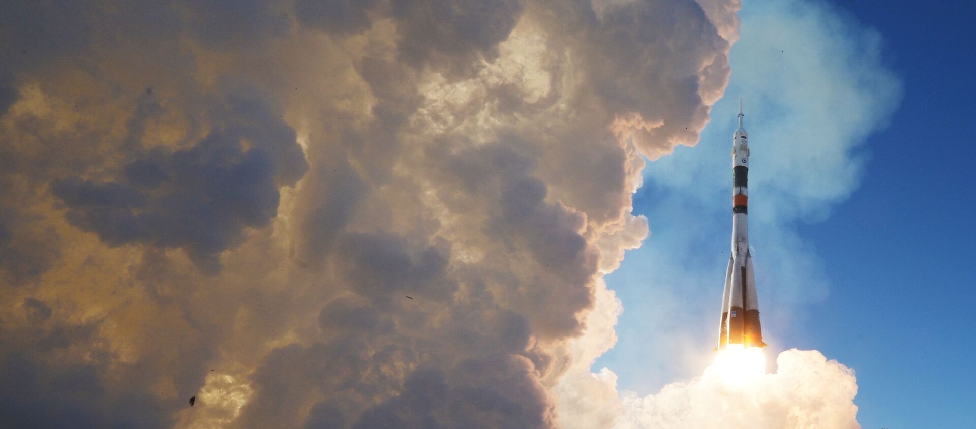 Пуск ракеты-носителя Союз-ФГ с транспортным пилотируемым кораблем Союз МС-07 с космодрома Байконур - 俄羅斯衛星通訊社, 1920, 19.08.2020