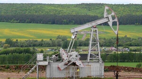 世界石油交易商預測未來6至9個月油價將突破每桶100美元 - 俄羅斯衛星通訊社
