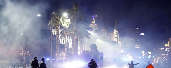 Полиция Лас Вегаса распыляет слезоточивый газ - 俄罗斯卫星通讯社