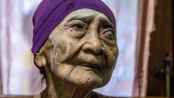 印尼護士揭開百歲新冠肺炎女性患者康復秘密 - 俄羅斯衛星通訊社