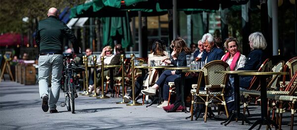 Посетители ресторана в Стокгольме, Швеция. Архивное фото Посетители ресторана в Стокгольме, Швеция. Архивное фото - 俄羅斯衛星通訊社