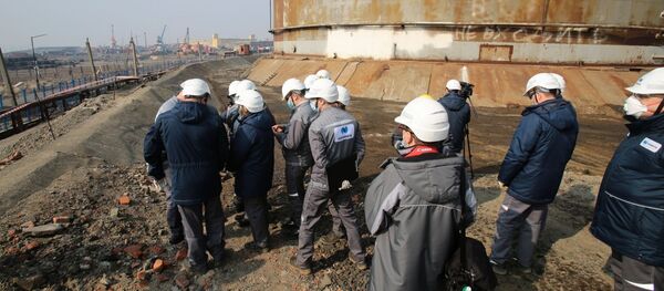 俄紧急情况部空中机动救援队抵达诺里尔斯克处理柴油泄漏事故 - 俄罗斯卫星通讯社