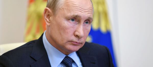  8 июня 2020. Президент РФ Владимир Путин во время встречи в режиме видеоконференции с социальными работниками государственных учреждений и НКО.  - 俄罗斯卫星通讯社