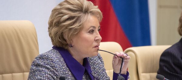 Председатель Совета Федерации РФ Валентина Матвиенко на внеочередном заседании Совета Федерации РФ.  - 俄羅斯衛星通訊社