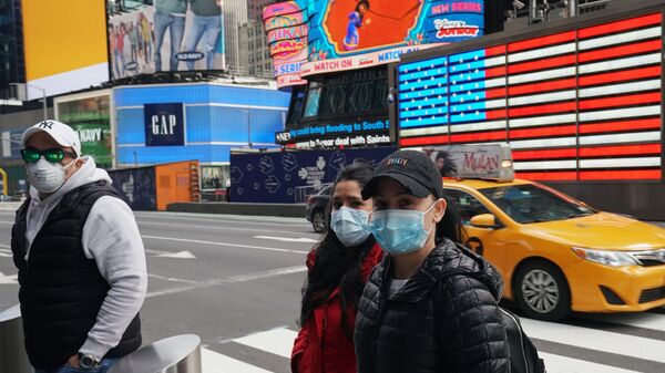Люди в медицинских масках на улице Нью-Йорка, США - 俄羅斯衛星通訊社