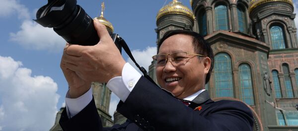 越南驻俄大使吴德孟参观爱国者公园俄军主教堂 - 俄罗斯卫星通讯社