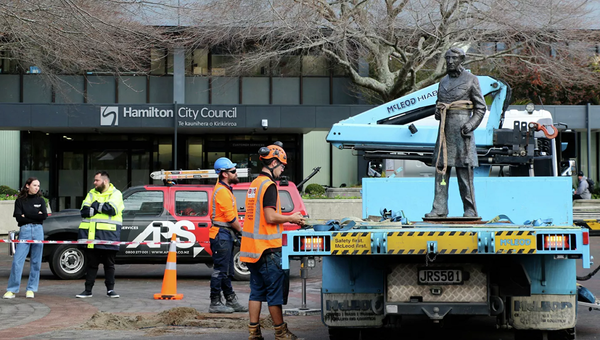 新西兰哈密尔顿市城市命名者的雕像被拆除 - 俄罗斯卫星通讯社